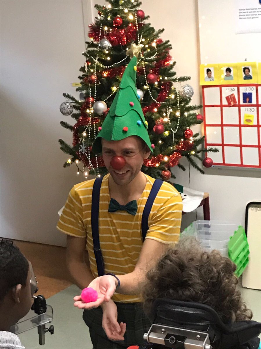 Olivijn wenst je fijne feestdagen met dank aan #clown Lukas
