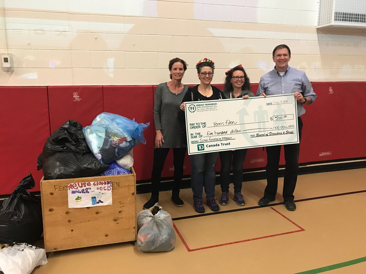 Keely_AnnLewis's tweet photo. @FGPSFalcons place 2nd in Rebuilt Resources Clothing Drive ...winning $500 to help the environment! #NNDSB https://t.co/Rm4dHvQAAd