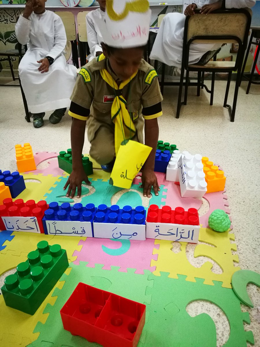 schooljalan's tweet photo. تم تجهيز قاعة ملتقى لغتي هويتي والتي احتوت على العاب تعليمية ومسابقات 
كثيرة قضى فيها الطلبة وقتا ممتعا.... https://t.co/Apz9u12lrQ