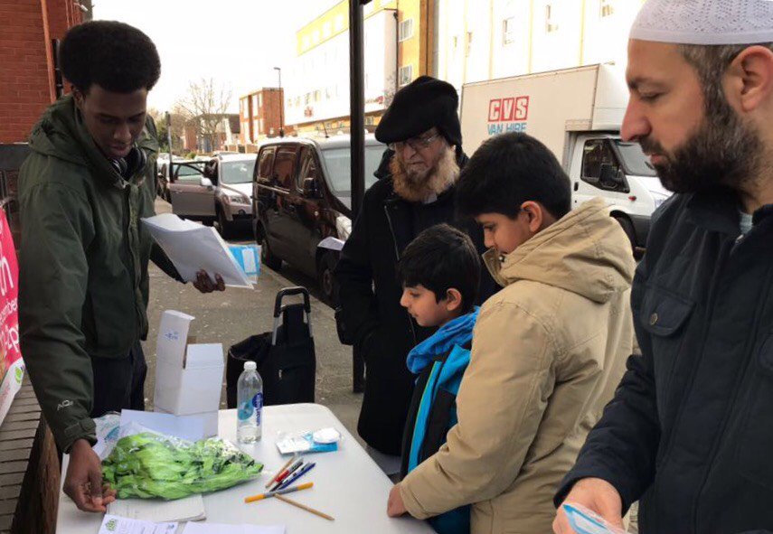 LSx_News's tweet photo. LSx &amp; @Muslim_Aid teamed up recently to deliver the #GreenMosques project in Croydon. Empowering local communities remains the key to facilitating greater access to critical utility services. 

#FuelPoverty
#WaterPoverty https://t.co/o2VmXANQRe
