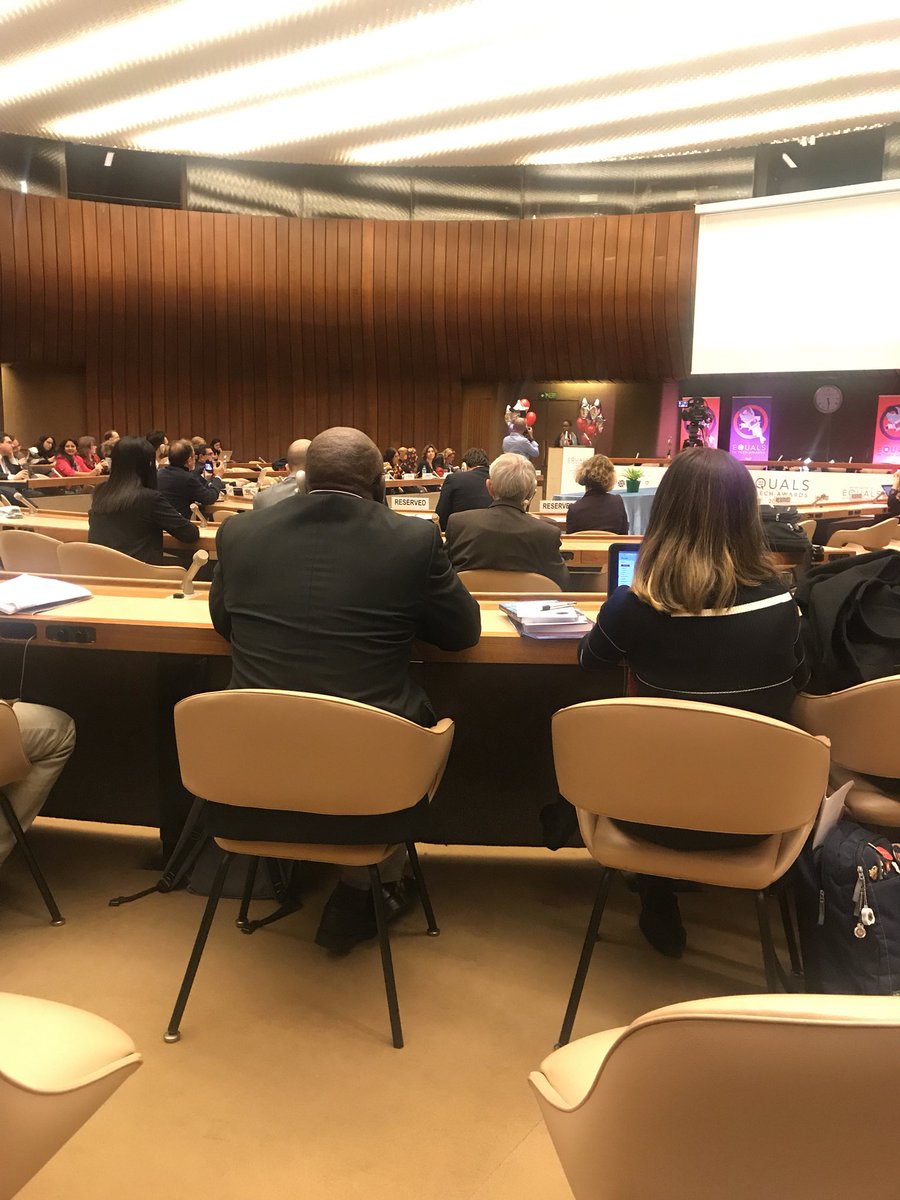 itwomanworld's tweet photo. #equalsintech awards in the #IGF17. Congratulations to @SulaBatsu @kemlycr in the LAC region. It’s a nominated organization @UN_Women https://t.co/C6vEuYw7HU