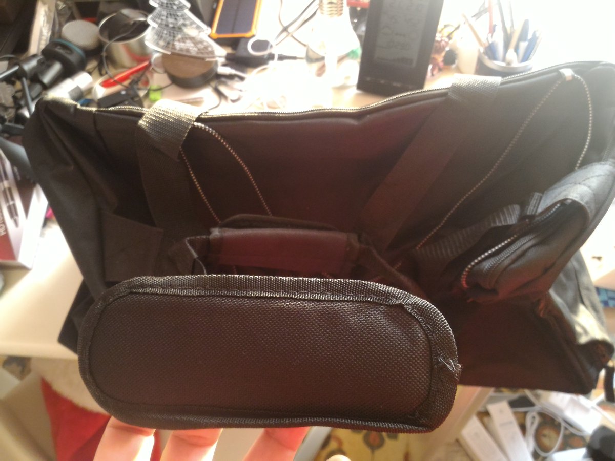 RoccoDragone's tweet photo. Borsone sportivo #sportybag #Sportastisch con scomparto portascarpe sul mio blog https://t.co/J07mj45wpl #fitness #palestra #borsone #amazon #allenamento #lifestyle https://t.co/cITuLWNJpS