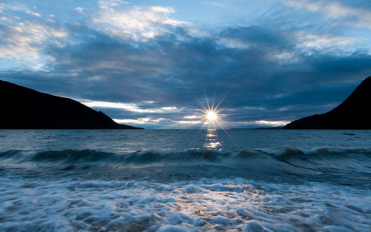 Surftiva's tweet photo. Life is like the ocean. It can be calm or still, and rough or rigid, but in the end, it is always beautiful. #TuesdayThoughts 🌊 https://t.co/GudkaDLlSD