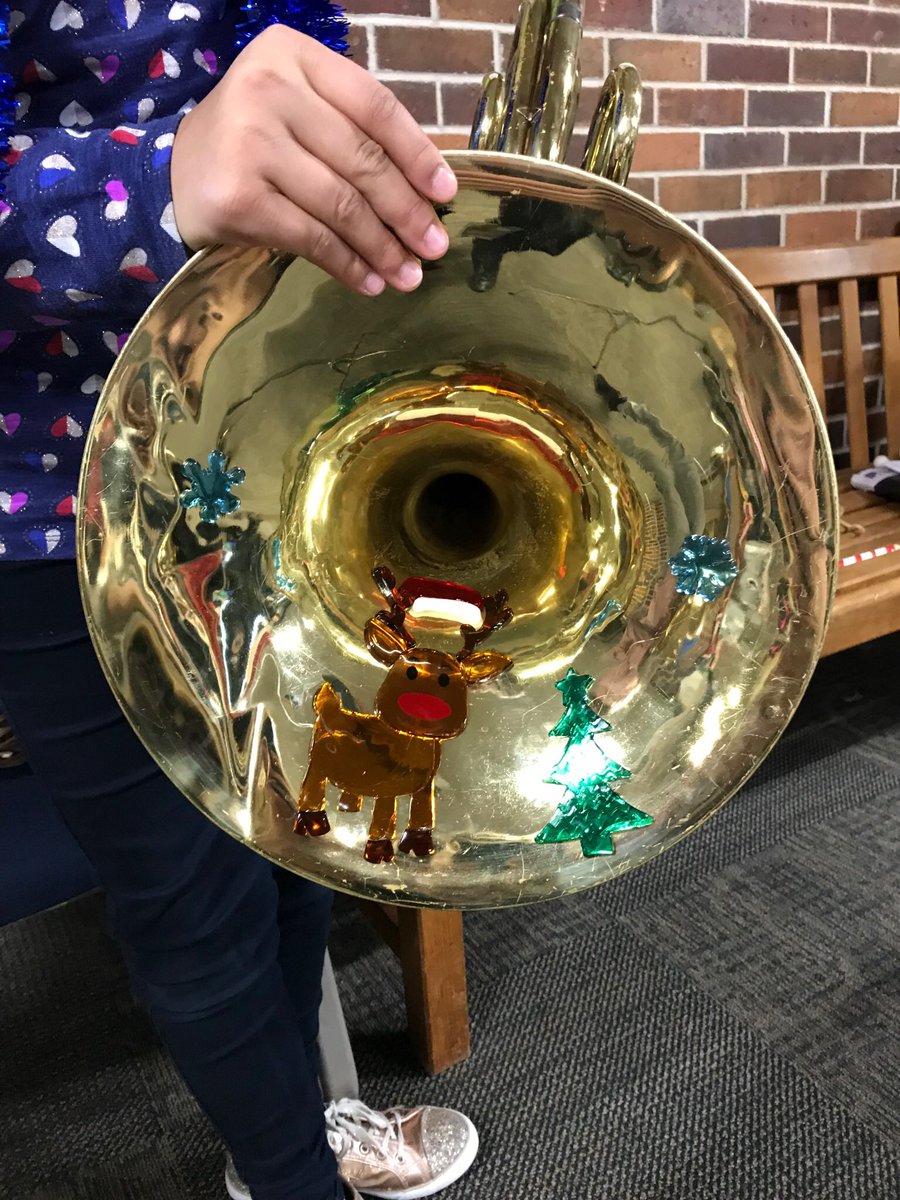 BandisGrand's tweet photo. #FoyerFest #dressforthefest #letsgoband @EPPenguins @ISD196schools @ISD196Magnets https://t.co/kPzuW6UuF7