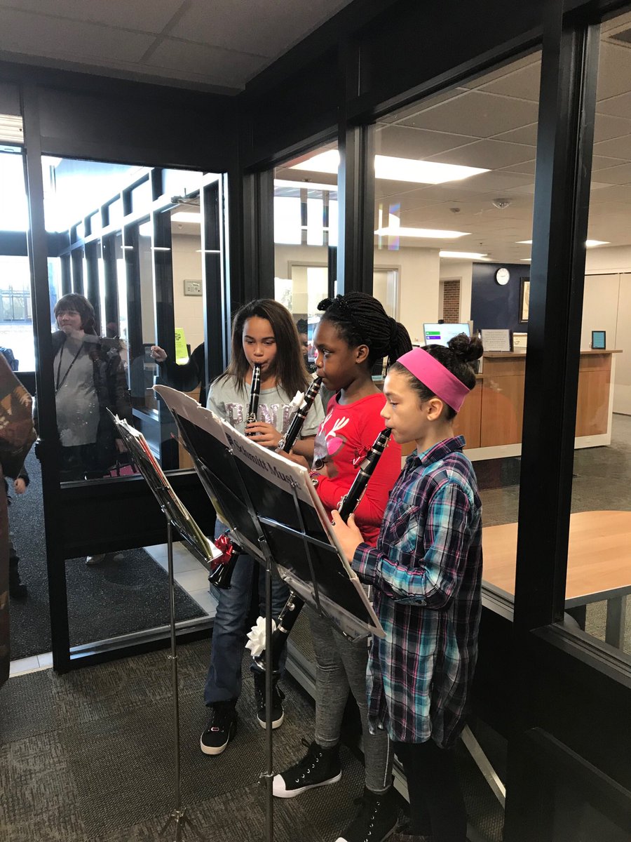 BandisGrand's tweet photo. More pics from this morning's #FoyerFest at @EPPenguins #bandisgrand #band #5thgrade https://t.co/DLwSMbTxB7