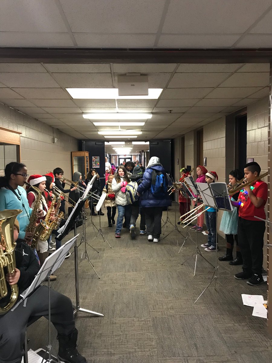 BandisGrand's tweet photo. More pics from this morning's #FoyerFest at @EPPenguins #bandisgrand #band #5thgrade https://t.co/DLwSMbTxB7