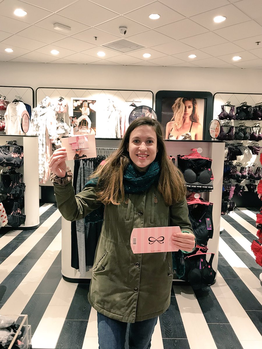 HkmDebora's tweet photo. María, nuestra ganadora del concurso de Facebook👏🏼👏🏼👏🏼👏🏼 disfruta de los 50€ en #hunkemollerzubiarte @ZubiarteBilbao 🎉🎉🎉🤗🤗🤗 https://t.co/agV93biJpW