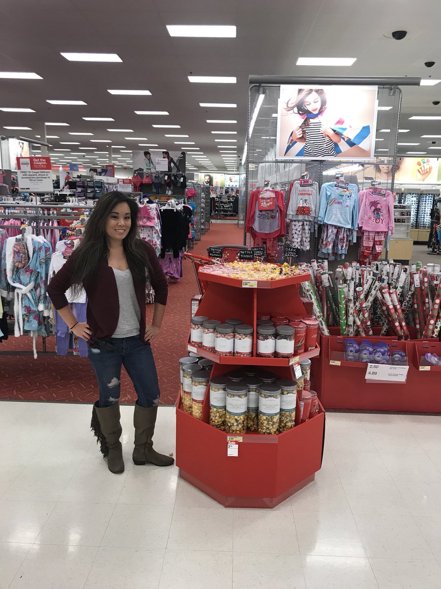 Target1388's tweet image. Doing some holiday snack sampling today at @1388! Come try some festive holiday popcorn flavors! Getting those last minute gifts right before Christmas! @Wheat6Nat @A_Leigh_