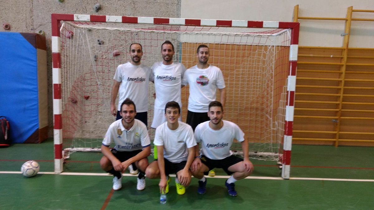 DeporZamoraUSAL's tweet photo. Vencieron @MagisterioZA B y el equipo @EPSZ_USAL H Se enfrentarán mañana en la Final de la #FaseLocal #TrofeoRectorUSAL #FutbolSala a partir de las 14:30h en el Pabellón Polideportivo del #CampusViriato de la @usal @USALDEPORTE Además... Sigue en twitter la final en directo https://t.co/wVnrXnzNUr