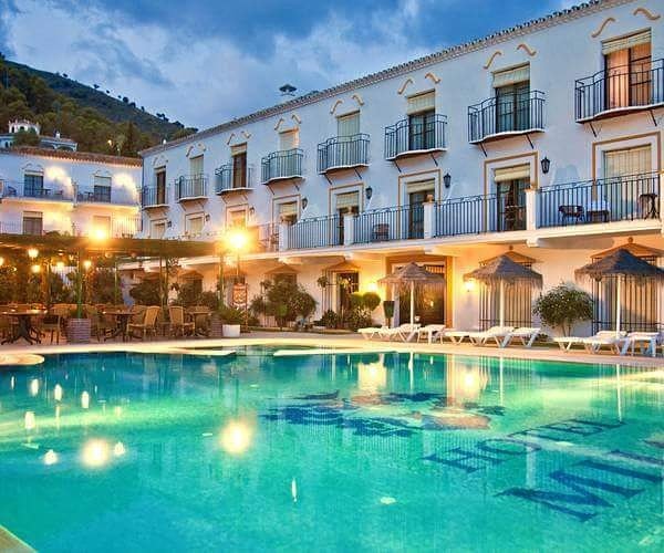 Vallmed_Cocinas's tweet photo. Y seguimos con más proyectos 💪💪 Esta vez el equipo #Vallmed está realizando la renovación completa de la zona de lavado en la #cocina principal del #hotel #TRH #Mijas****. ¡Pronto os subimos fotos de cómo ha quedado! 😉 #DiseñoIndustrial #QualityandDesign #cocina https://t.co/Ub0yHx3KqE