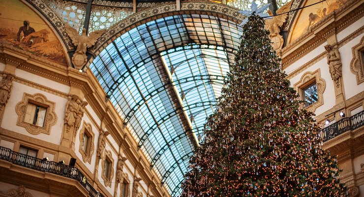 GlassOfBubbly's tweet photo. Celebrating Christmas In Milan Style by @enjoyourwine @bolllicine
https://t.co/XDSRDkyk21 https://t.co/uvdcKKrX7F