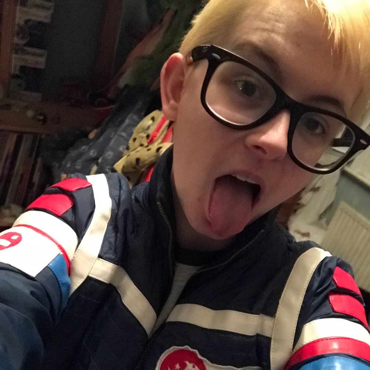 jamestkiirk's tweet photo. #fastforwardfiveyears the only real difference is none of my selfies feature my school uniform anymore. also my hair is bleached. thats it. https://t.co/F0DsJrAshK