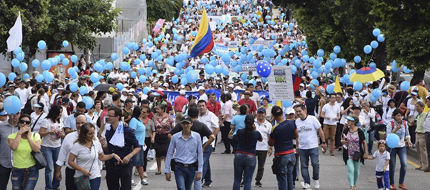 AlcaldiaBGA's tweet photo. #MedioAmbienteBGA 

“Somos el primer gobierno que se comprometió por la defensa del Páramo de Santurbán”.

▶️https://t.co/ULsQdTtgJE https://t.co/umXaMcuid1