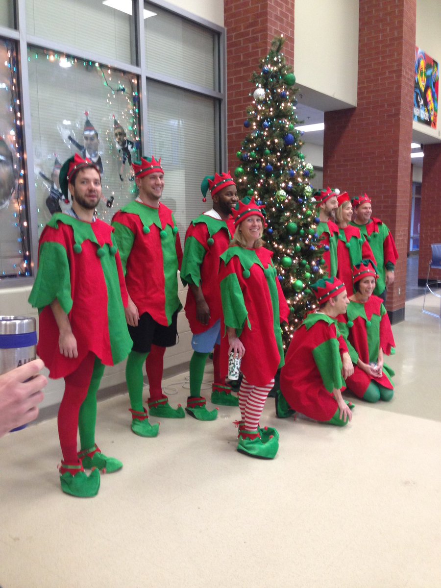 Michellelafolot's tweet image. The Elves have arrived at HHS! @hhshawks03 @HHSHawkMedia @DrBobStaley