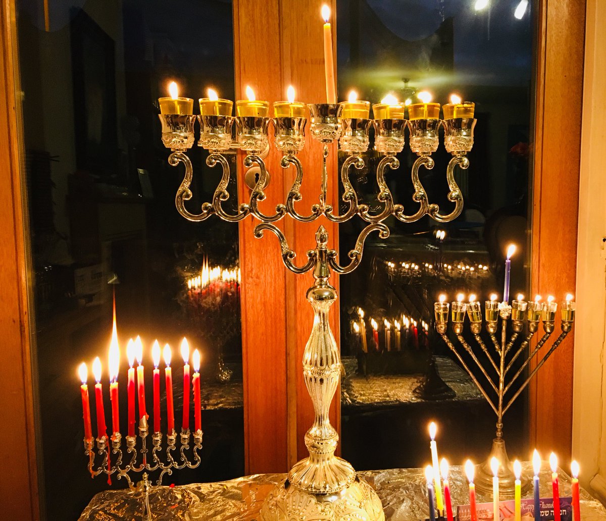 UniRabbi's tweet photo. Happy 8th and final night of Chanukah.

May these lights dispel all the darkness in the world. 

#sharethelights https://t.co/Yp1ZRsS6PC