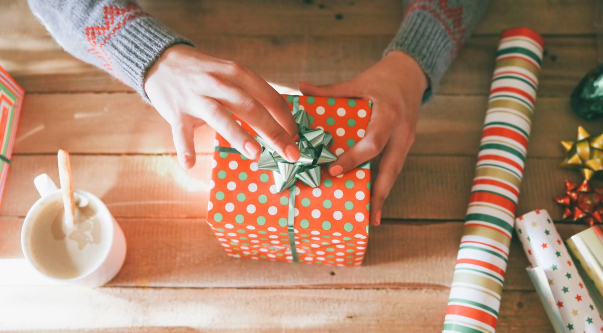 gym_seekers's tweet photo. 2017 'Muscle &amp; Fitness Hers' Holiday Gift Guide: The Best Gifts for Fitness Fanatics, Adventure-seekers, and Beauty Buffs https://t.co/Aks2CG8xb8 https://t.co/Uh7RHGZr35