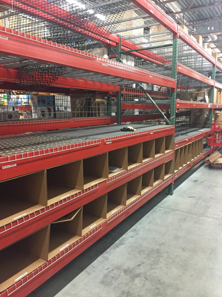 B_SO5's tweet photo. Seasonal all out of the back at T-1840!! In the store on the floor!! Let’s go sales!! @Wheat6Nat @A_Leigh_ @CRBrookhouser @ContrucciJoe https://t.co/tuYDmiHX6q