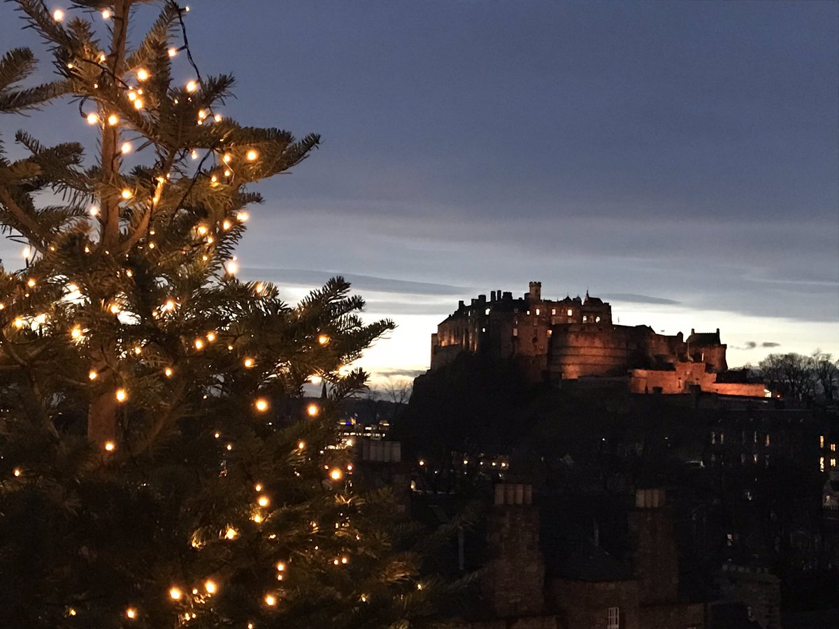 jk_rowling's tweet photo. #Edinburgh #Christmas https://t.co/TGGpSAA4lH
