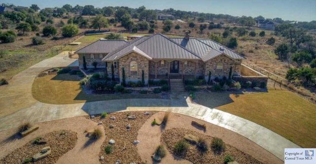 SouthStarLand's tweet photo. A decade after the #RealEstateCrash, see how @realtordotcom analysts are forecasting the future of #Texas Real Estate conditions. https://t.co/OEd4r8jpw1 https://t.co/QoqOPMpsvh