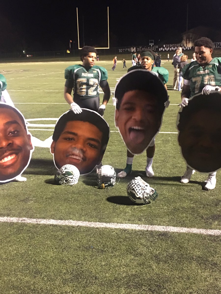 Fresh2Def96's tweet photo. @yearbookfzn #FZNFALL https://t.co/vyRusG26oV