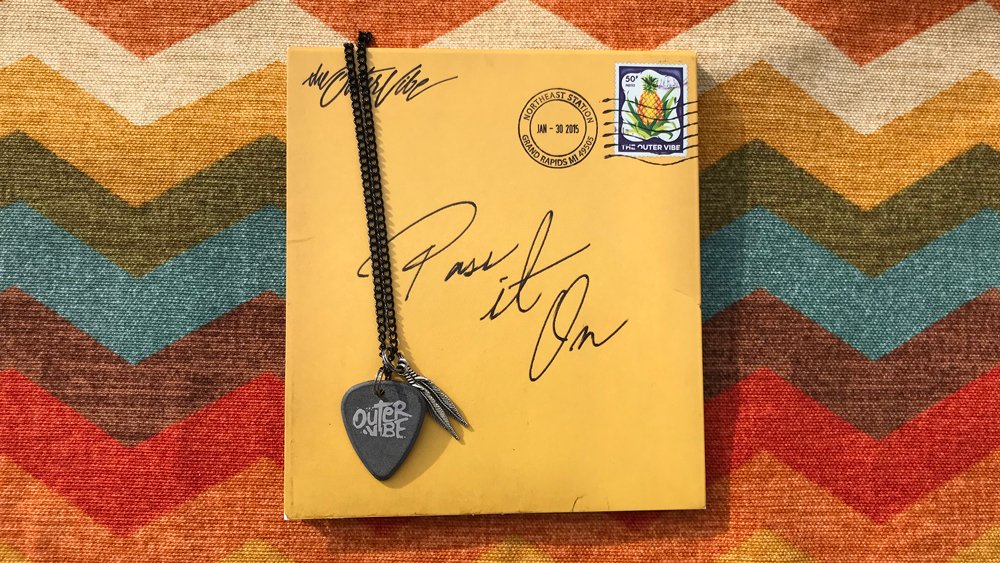 On the 9th Day of VibeMas... get our "Pass It On" EP + a custom guitar pick necklace for only $12! And of course, receive free shipping with coupon code: FREESHIP. Visit: bit.ly/9thDayofVibeMas
#VibeMas #PassItOn