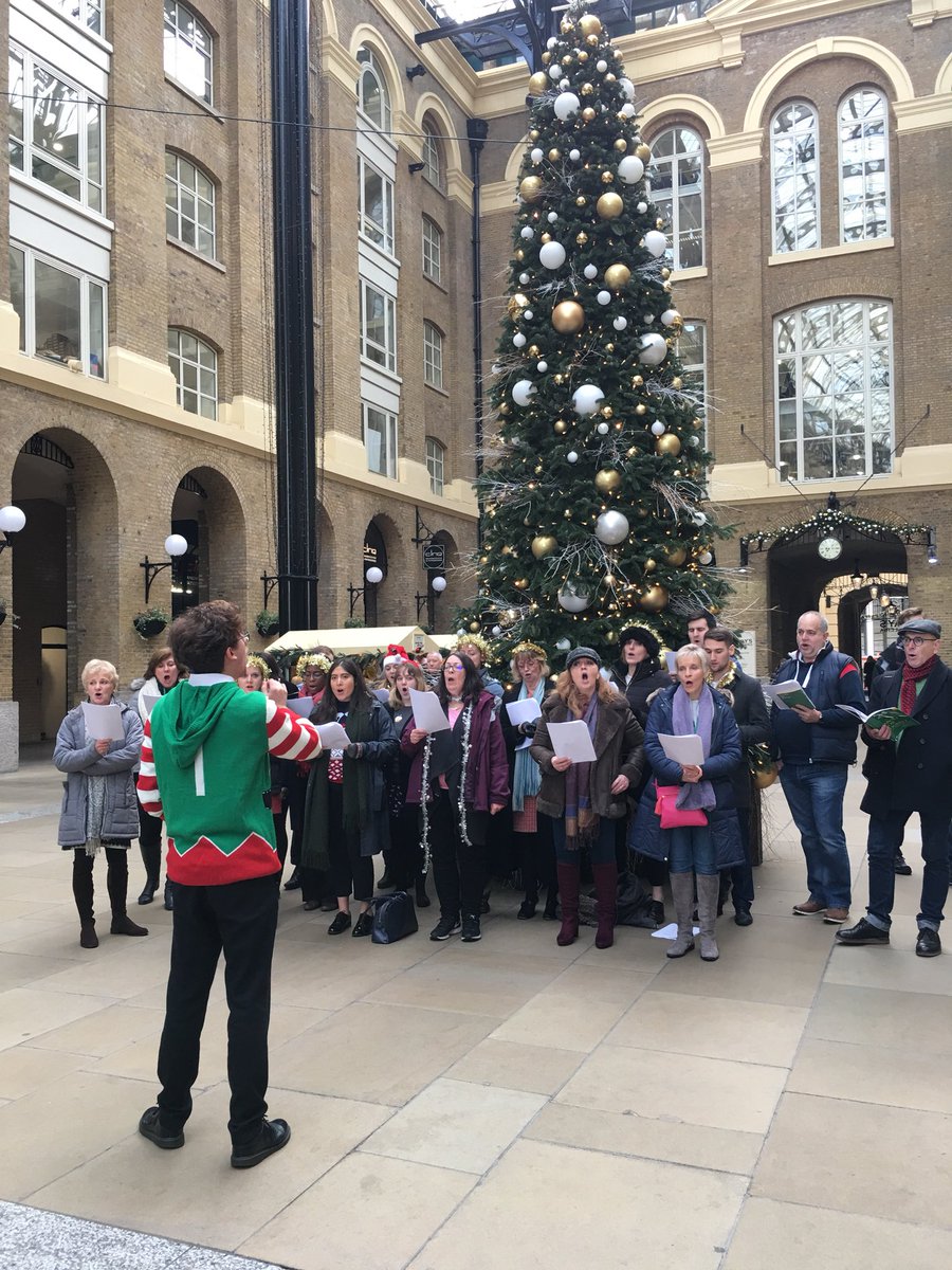 robpfoundation's tweet image. Wonderful time raising funds with @ByfordBaritone a@@doylydiva @AnthonyGoldLaw. Thank you. #communitysinging