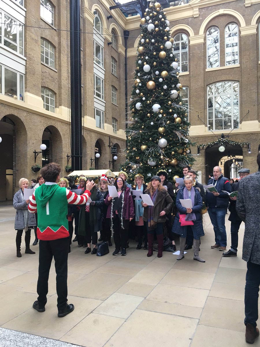 robpfoundation's tweet image. Wonderful time raising funds with @ByfordBaritone a@@doylydiva @AnthonyGoldLaw. Thank you. #communitysinging