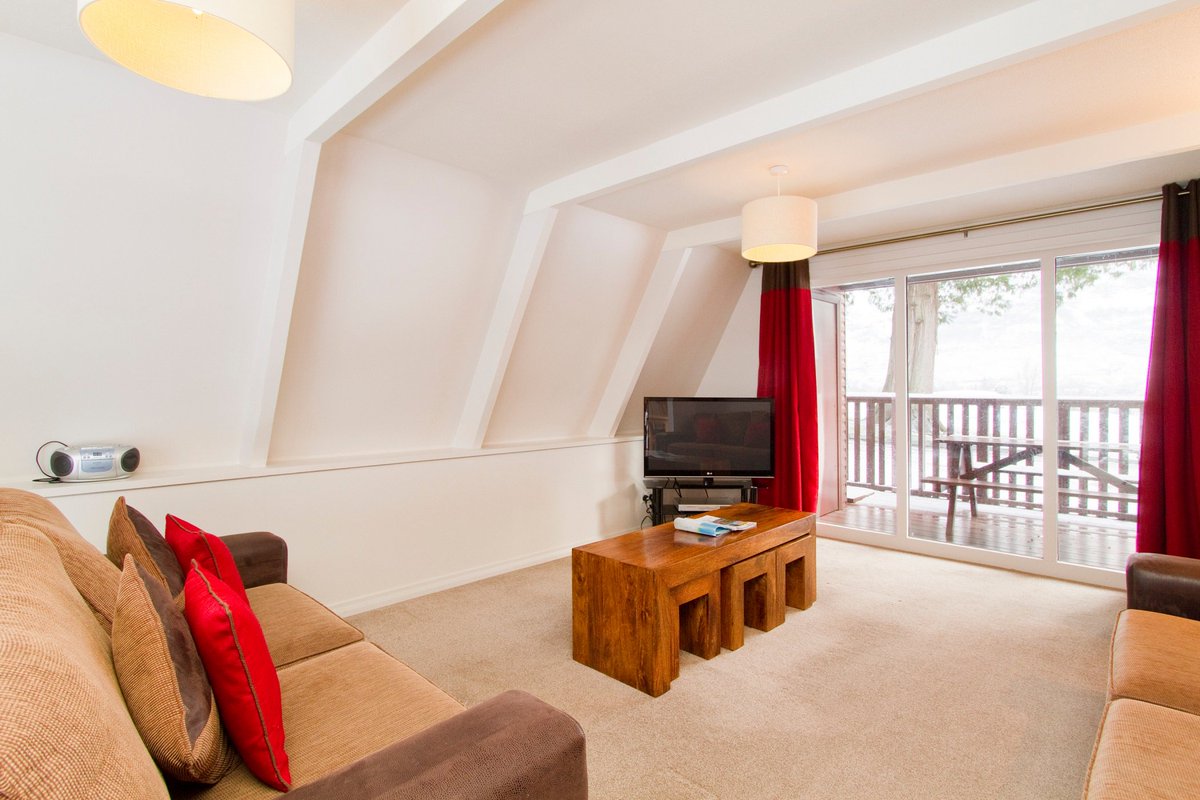 ArgyllHolidays's tweet image. Who wants to WIN a Family Luxury Lodge Break?!

To enter, simply RETWEET &amp;amp; FOLLOW us 😝

Winner announced 24th December, T&amp;amp;Cs Apply, you can also enter on Facebook - Good luck! 🎉

#CrackersForChristmas