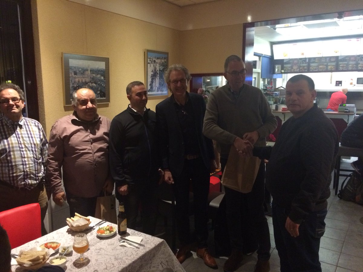 Toezichthouders van onze stations even in het zonnetje gezet; doen goed werk, de schoonste stations van Gelderland (en omstreken) 😜