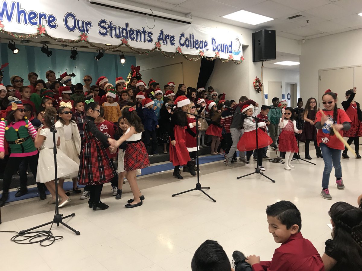 dhenderson_sci's tweet photo. 2nd graders at @meadvalleyk5 nailed the Christmas program. Nice dance moves!! https://t.co/LElT3YMbeA