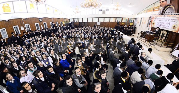 AhBlickLive's tweet photo. Full gallery of Bobov’r Rebbes visit in Eretz Yesroel. https://t.co/K9ukjHtuSp https://t.co/2iLTyxBlcc