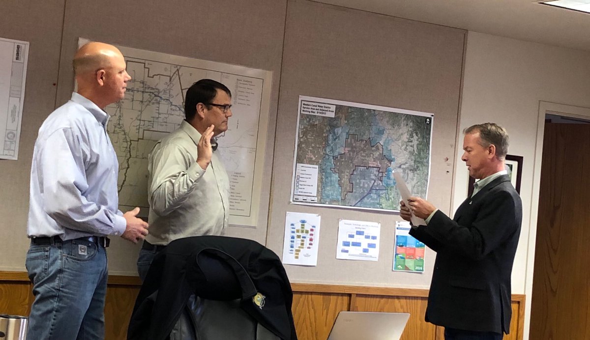 WCWDwebcam's tweet photo. Swearing in of Directors assuming new term 2017-2021 Josh Sheppard & Greg Johnson. #Cawaterstrong #SacValley https://t.co/5Y3sjdxh1o