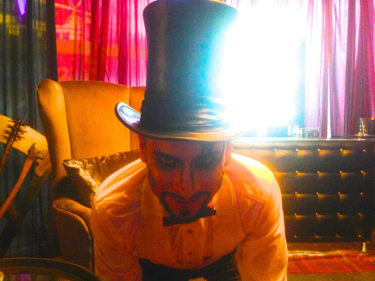 sassy1327's tweet photo. @CunninghamColin @dalmatianjaws Just wanted to suggest having Colin as Slink do a YouTube video for all of us bleeders of his rendition of the Night Before Christmas. What do you all think? π©β πβ
#RenewBloodDrive #SaveOurSlink #scholar #bleederforlife https://t.co/Fd7ACFdL1i