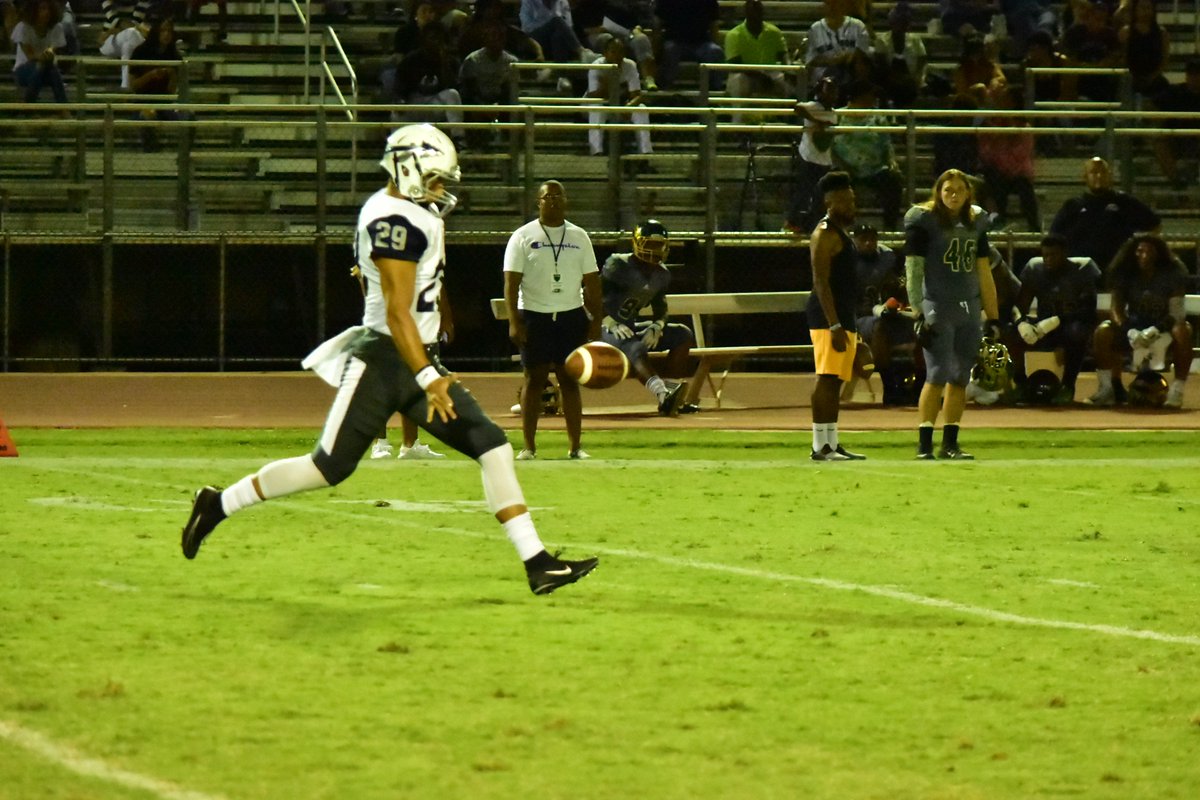 PimaAthletics's tweet photo. Congrats to sophomore punter John Bowers @jbowers_89, NAMED 2ND TEAM NJCAA ALL-AMERICAN SPECIAL TEAMS. #PimaFootball #AztecAllAmericans.
https://t.co/OHlTK9D4hk https://t.co/9s5VqGzBAF