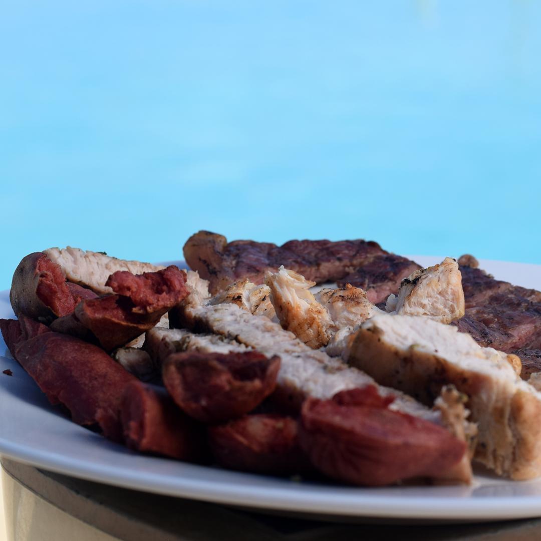 RibsState's tweet photo. Nuestra misión es hacerte llegar donde quiera que estés lo que te hace feliz 😍😍 #Delivery 344-3225 https://t.co/fYOwgA6TZD