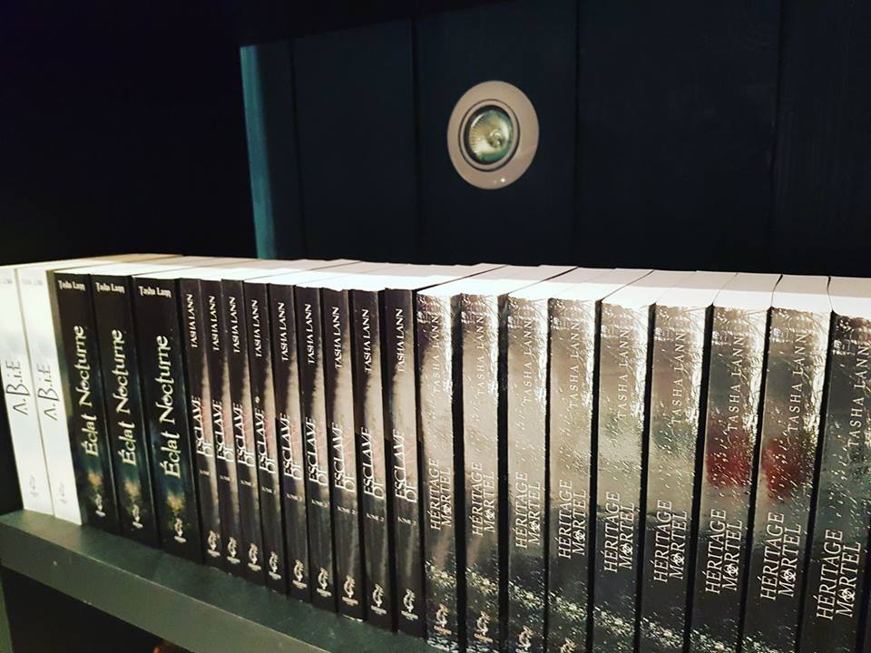 EditionsCalepin's tweet photo. Un soupçon de Tasha Lann ! #livre #lecture #librairie #Sarthe https://t.co/mTE5Do6nBy