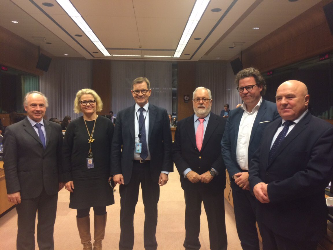ClydeKull's tweet photo. Provisional agreement reached with @Europarl_EN on energy efficiency in buildings, concluding the first file of the #CleanEnergyPackage. Final Estonian Presidency score on energy proposals: 5 general approaches and one deal with the Parliament. #EPBD #CleanEnergyEU https://t.co/jaEw9vVZex