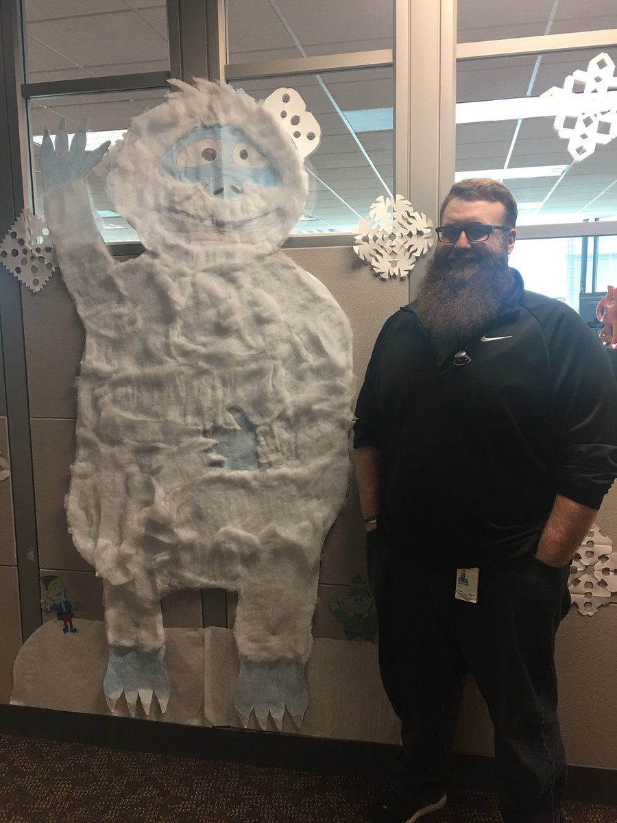trinabooBrandon's tweet photo. Do you wanna build a SnowMan? Thank you for making Yeti! @mmmBoppin60  we appreciate you! @HarrisburgATS #HolidayDecoratingContest #AwesomeATSD https://t.co/pnk5cT45sU