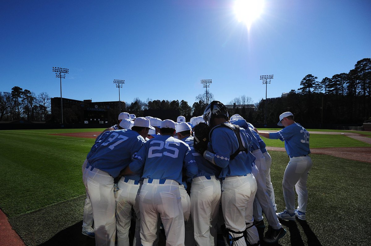 DiamondHeels's tweet photo. Tar Heels debut at No. 7 in Collegiate Baseball poll. https://t.co/HBIGiajagG https://t.co/ELM8uj528e