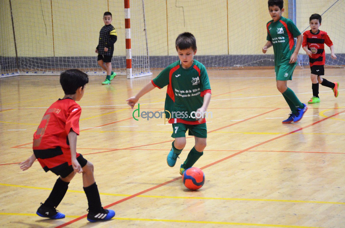 Deporpress's tweet photo. Fotogalería del fútbol sala base del 16 de diciembre.
En esta ocasión con @FsMatanza @ADDUGGI y #ChimicheFS
https://t.co/HBE9yyjIr4 https://t.co/QFYvvV7OPn