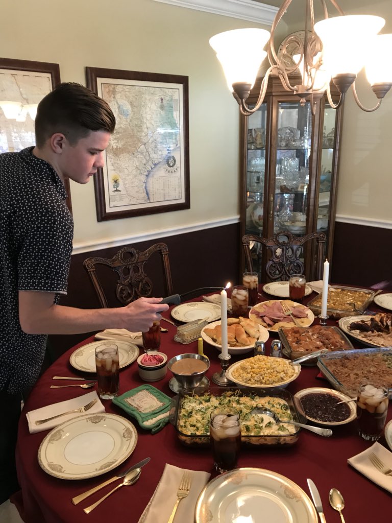 MsMarlow1's tweet photo. #resholidaybingo                         #Thanksgivingfeast https://t.co/EeWhkeVL0o