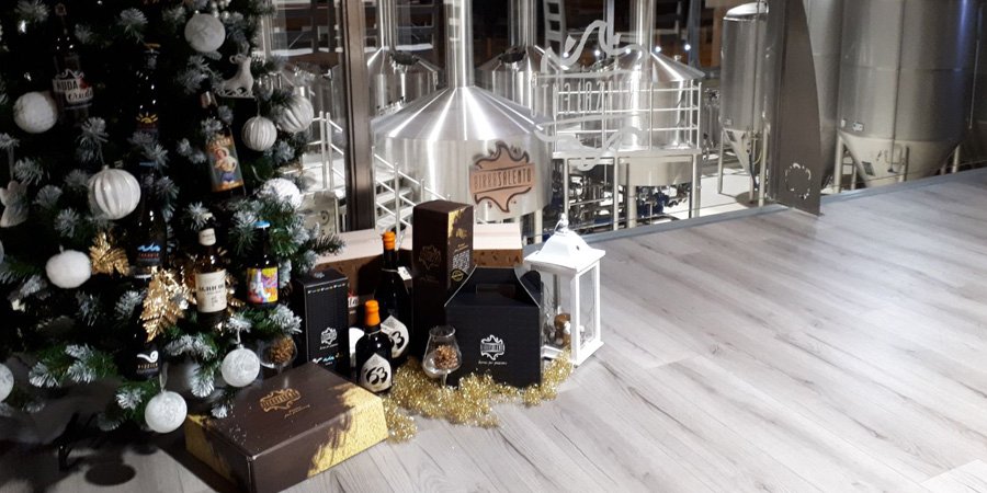 BirraSalento's tweet photo. Aria di #Natale anche in casa #Birra #Salento🍻 Il nostro #AlberoDiNatale non poteva che essere diverso dagli altri🍻 #craftbeer #christmastime #ChristmasTree #Christmasgift https://t.co/6kwe8badAu