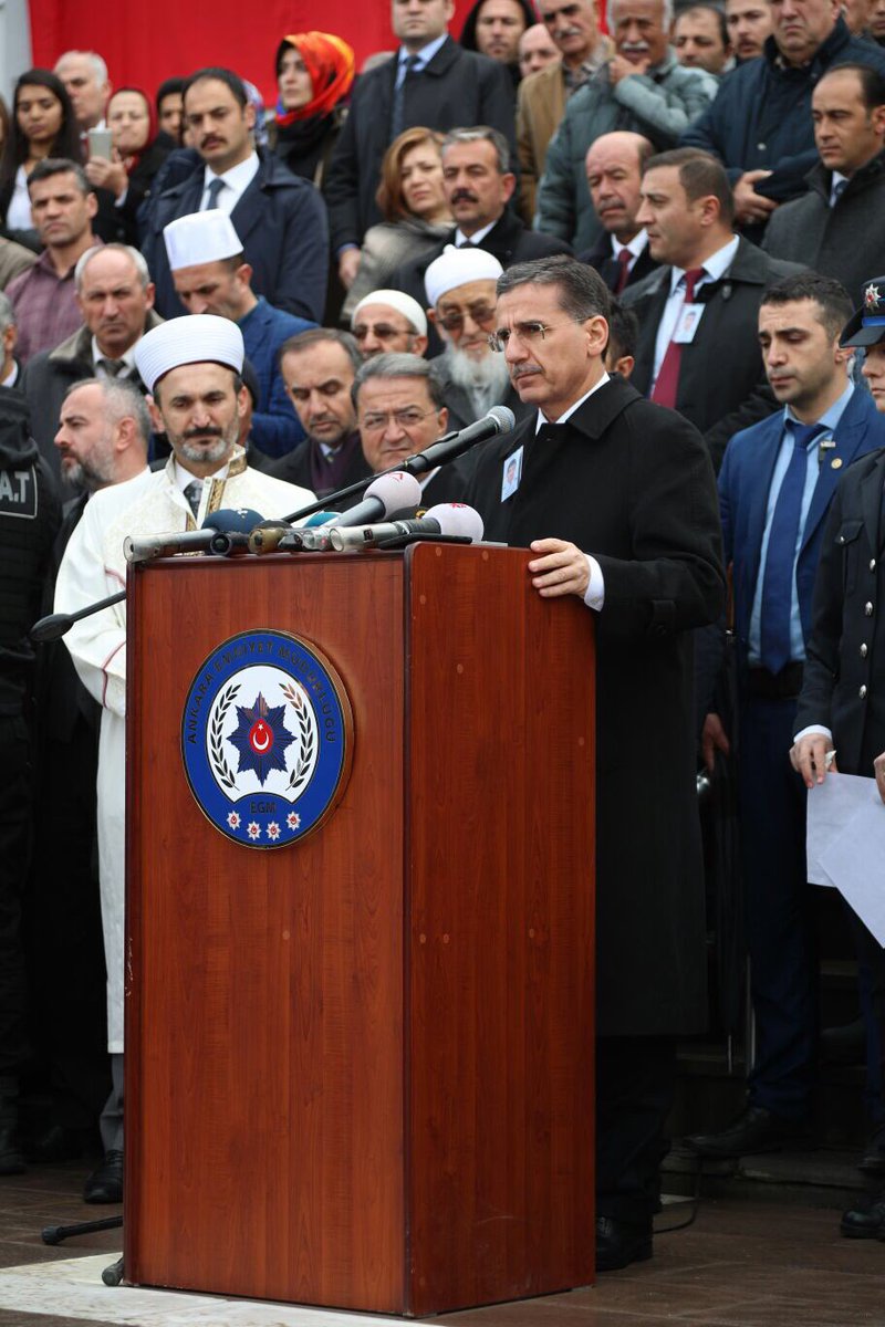 Bugün Gölbaşı'nda şehit olan Polis kardeşimiz Hakan Can'ı, ebedi yolculuğuna dua ve salavatlarla uğurladık. Milletimizin başı sağolsun.