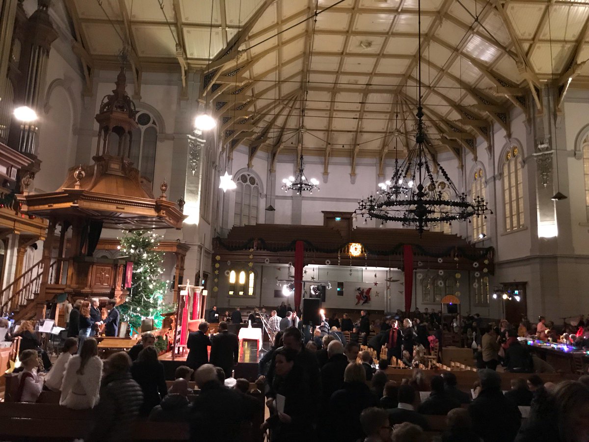 Jeroen_Reinders's tweet photo. Kerstviering #kerstdienst in de @GrKerkApeldoorn met de gehele @KWSApeldoorn  (@ Grote Kerk Apeldoorn in Apeldoorn, Gelderland w/ @martijnvannorel @bertanvelink @coach_dene @koop1980 @tonwulferink) https://t.co/dg6Vlb21rR https://t.co/AjqGw2p9uU