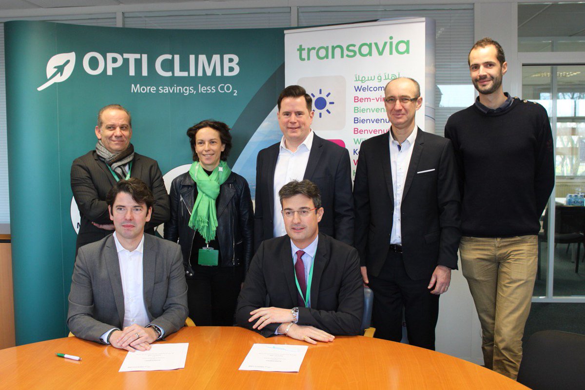 Nath_Stubler's tweet photo. .@transaviaFR, 1ère compagnie aérienne à signer un contrat avec la start up @_safetyline. Nous utiliserons la solution #OptiClimb pour optimiser la consommation de carburant durant la phase de montée et réduire nos émissions de CO2. #avgeeks https://t.co/IfQgeakKpp