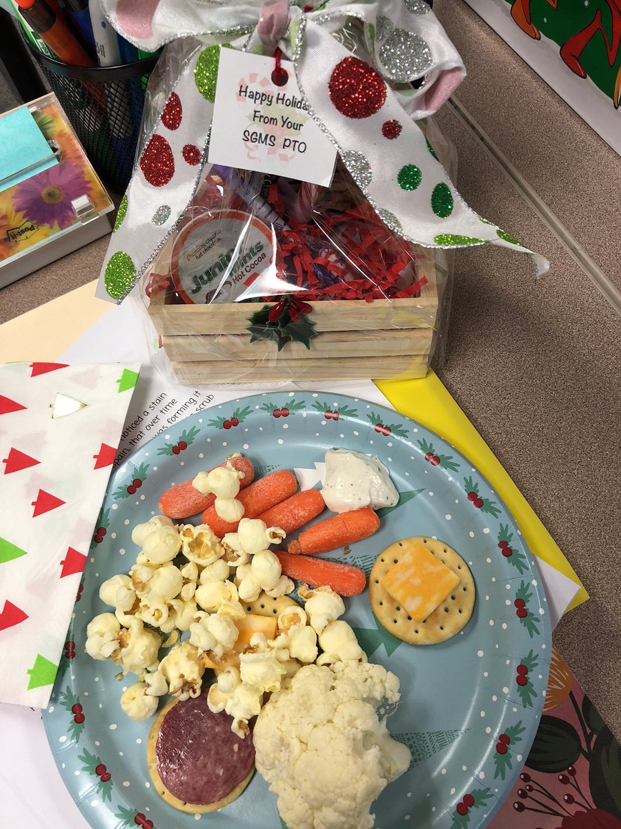 nbgeilen's tweet photo. We have the best PTO  at Sagewood Middle School! #sgmspto #SGMS https://t.co/sTVdWz5oDF