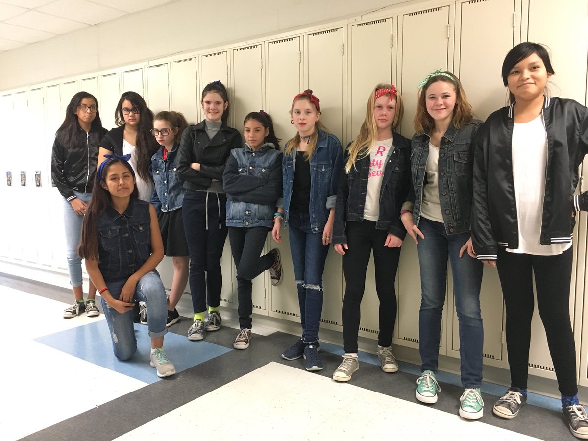 Shawnabronco's tweet photo. Outsider Day @BassanoSchool is always fun!! #roncousinsstartedthis @GPSD6 https://t.co/uooWchvcgj
