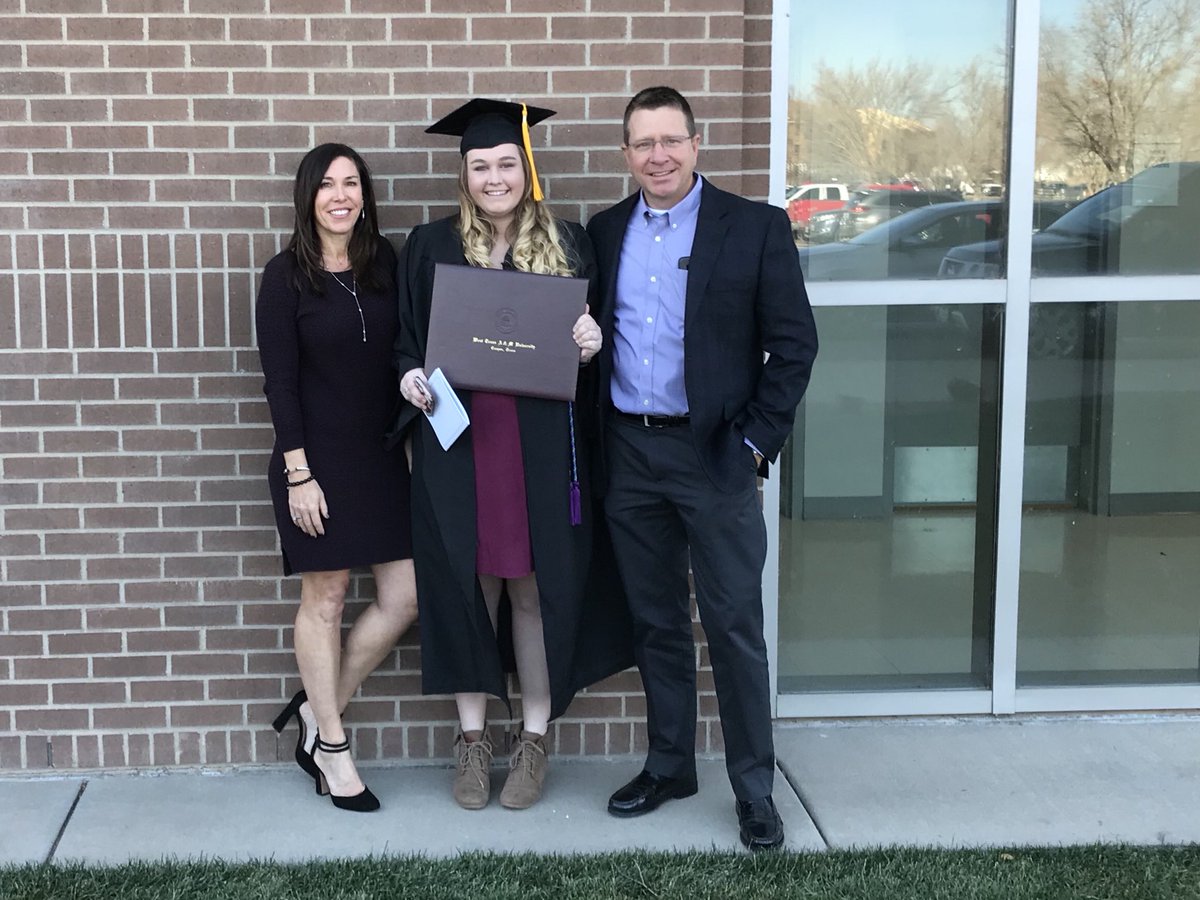 akmdit's tweet photo. So proud of this girl! @allythomas27 https://t.co/oTSpxtPAPu