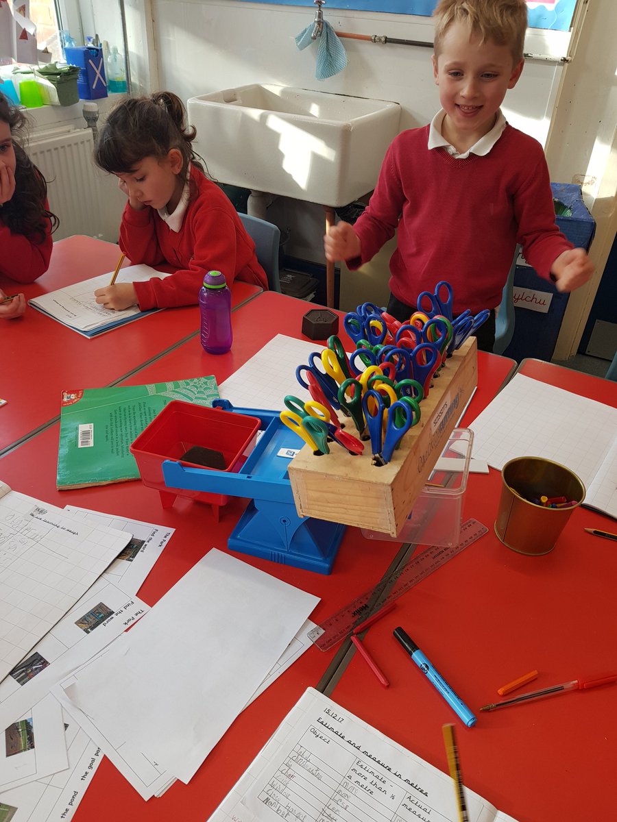 MPS2021's tweet photo. #weighing #predicting #testingpredictions We are learning to weigh https://t.co/EWQW3RBhO6