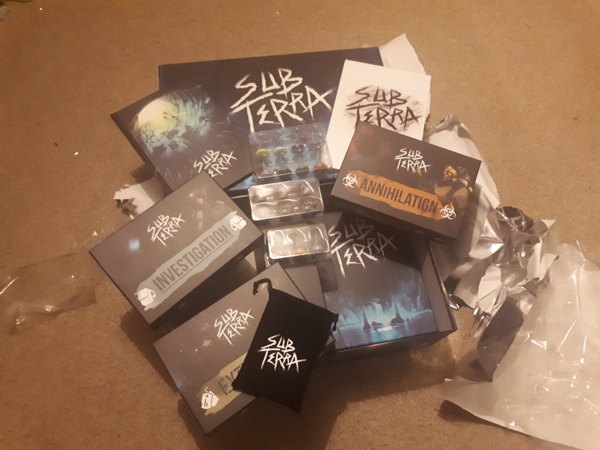 MsKaylaStyles's tweet photo. Oh looky at what @wizardonthewynd treated me to for my birthday!! 😍😄😣💕🎉🎈🎲
#birthdaygirl #gaming #rpg #boardgames #boardgamesthattellstories #collaborativegame https://t.co/FuiszTkQHR